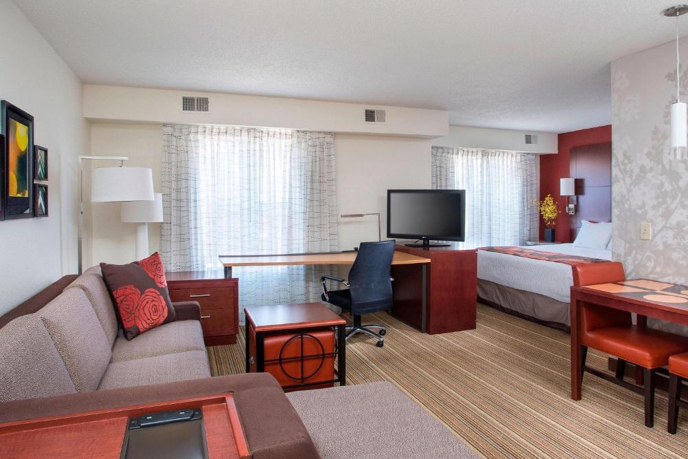 King Studio with Sofa Bed interior
