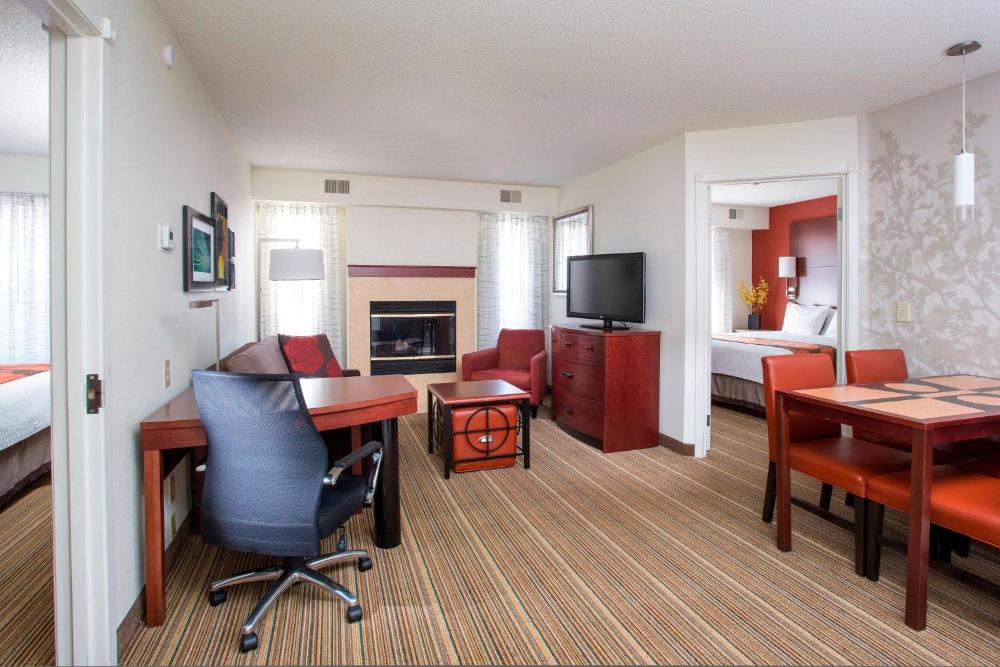 Two-Bedroom Suite with Fireplace interior